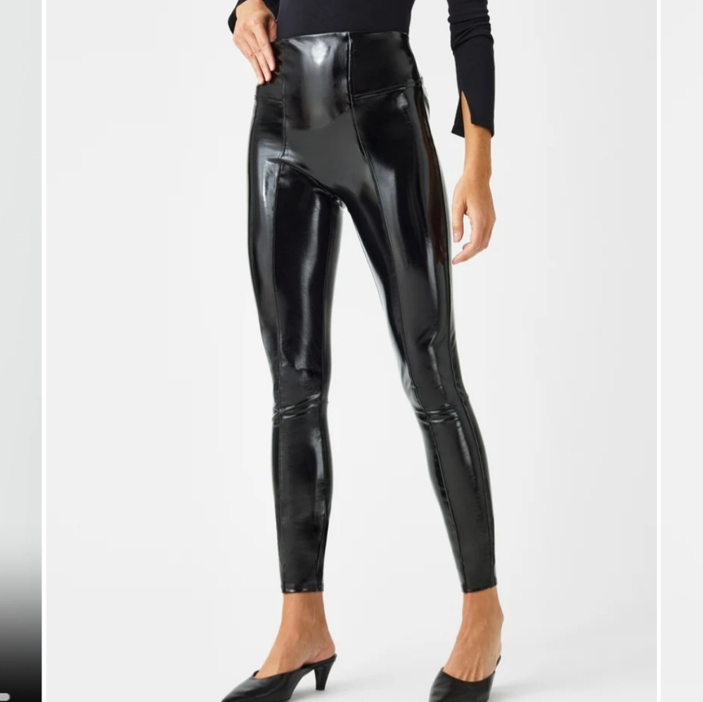 SPANX NWT sz small patent leather pants. Slimming and booty boost 😎